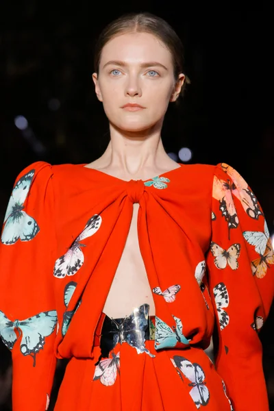 Look 37